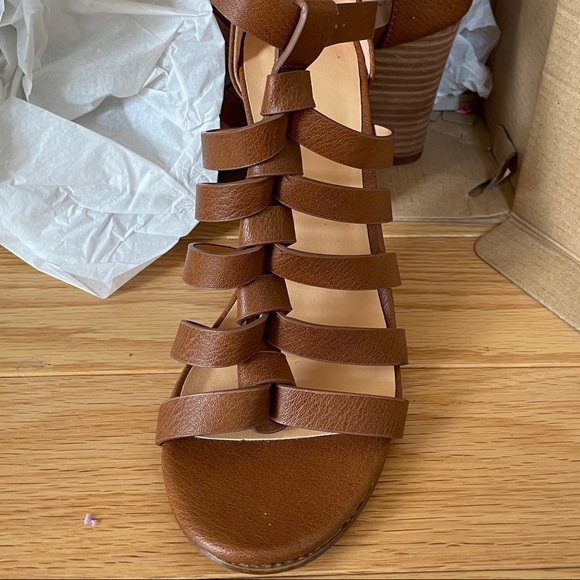 Sandals - Picture 2 of 5